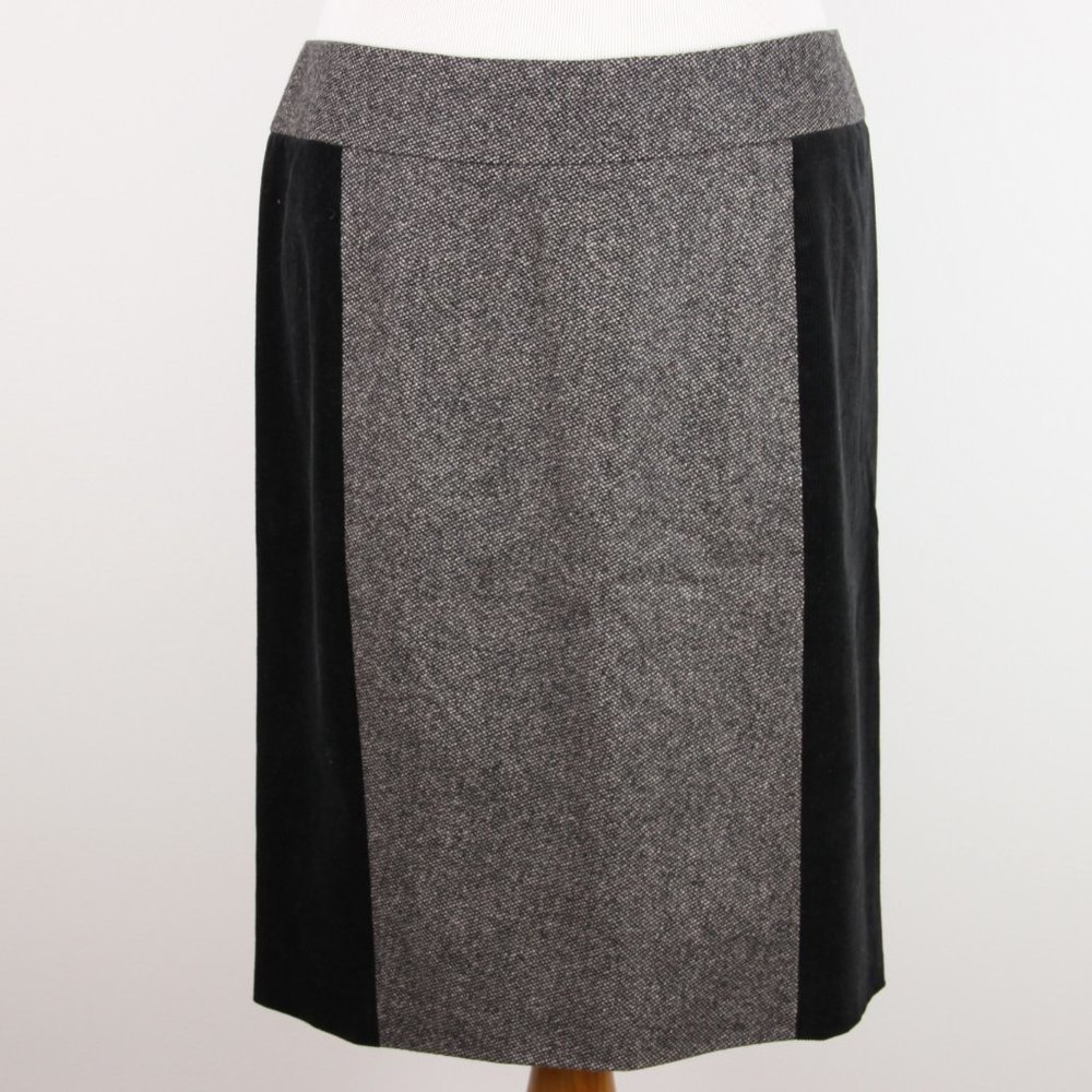 Gucci Tweed Pencil Skirt US 8 IT 44 Black Corduroy Wool Blend Lined